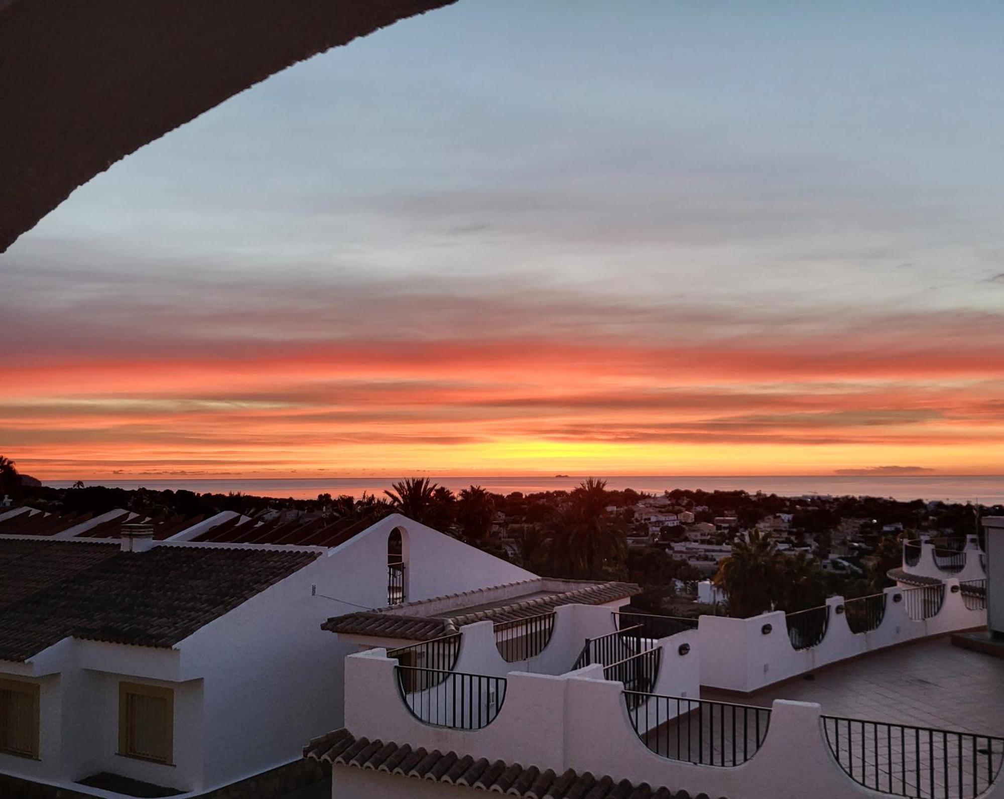 Casa Sunrise - Costa Blanca House With Rooftop, Swimming Pools And Panoramic Sea And Calpe Views Exterior foto